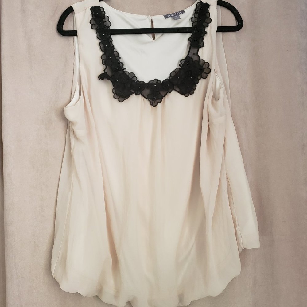 Sleeveless Roz and Ali Top